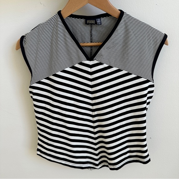 Gianfranco Ferre - black and white striped v neck top - Picture 1 of 6